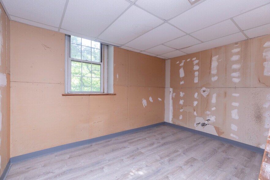 More Photos Of 253 Garth Rd, Scarsdale Medical For Sale