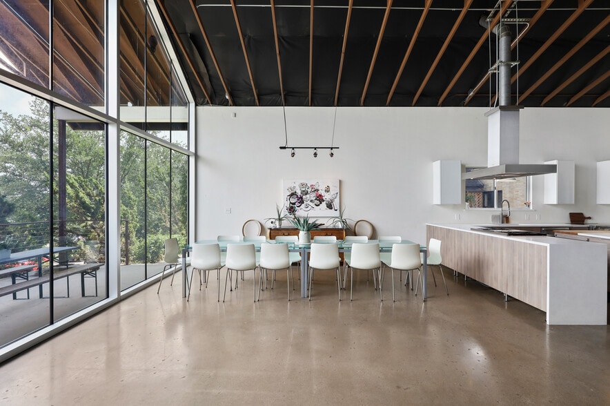 More Photos Of 1007 Folsom St, Dallas Loft Creative Space For Sale
