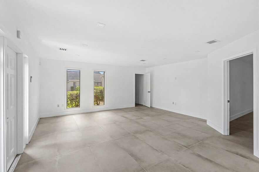 More Photos Of 2878 S Osceola Ave, Orlando Medical For Sale