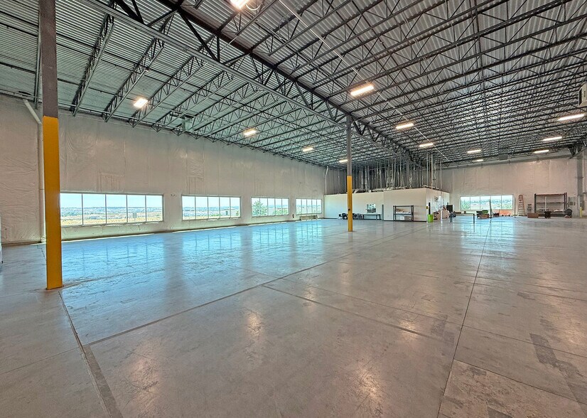 More Photos Of 8452 Highfield Pky, Englewood Distribution For Lease