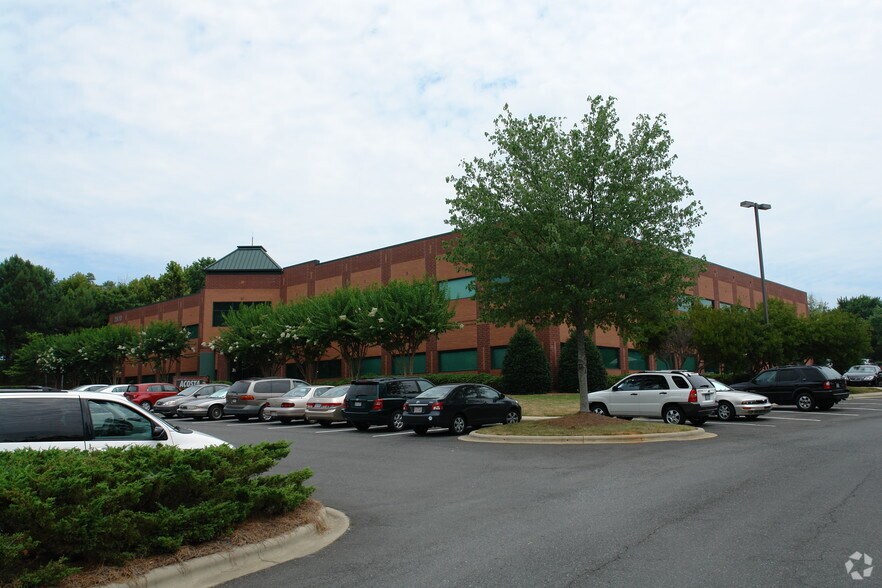 More Photos Of 2800 Westoak Dr, Charlotte Office For Lease