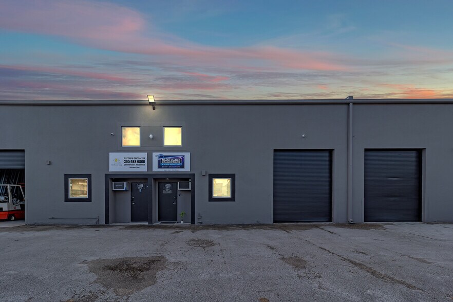 More Photos Of 14000-14048 SW 140th St, Miami Warehouse For Lease