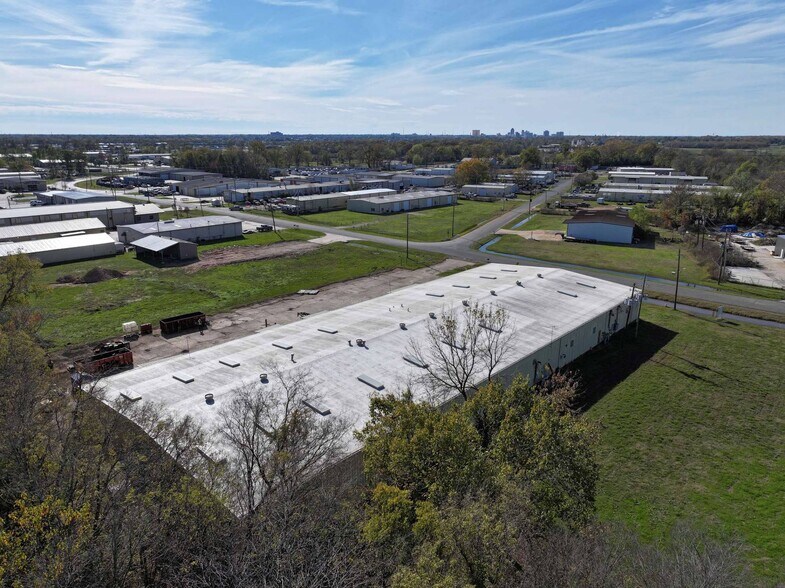 More Photos Of 1416 Alpine Blvd, Bossier City Manufacturing For Sale