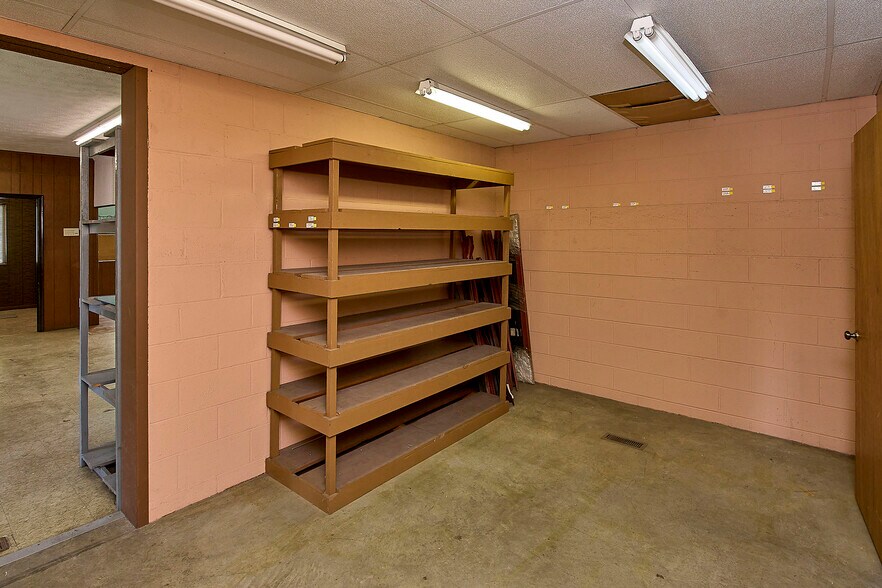 More Photos Of 6328 Elk River Rd, Clendenin Auto Repair For Sale