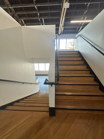 More Photos Of 4700 San Pablo Ave, Emeryville Warehouse For Lease