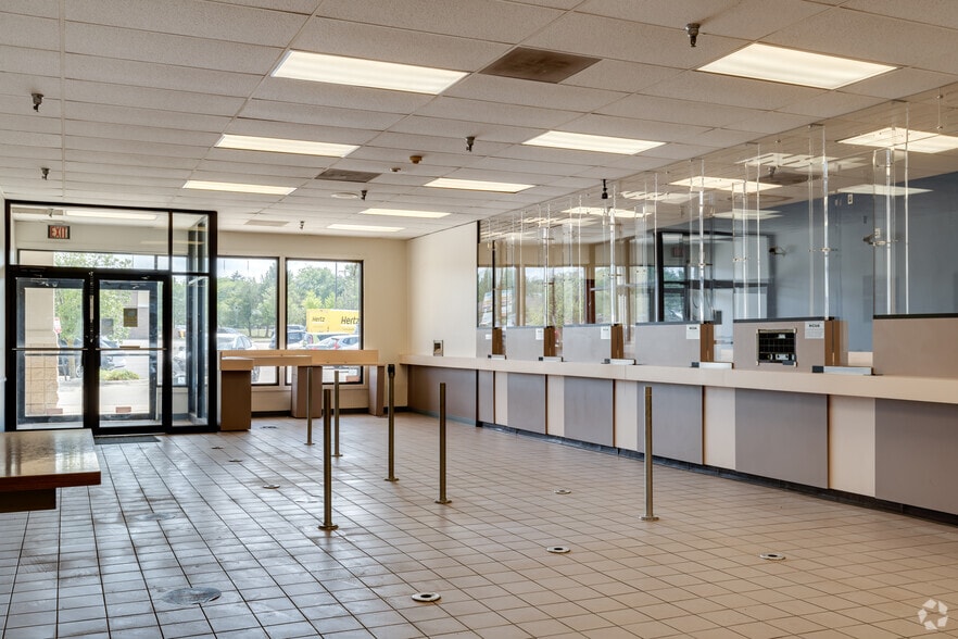 More Photos Of 4655-4741 Washtenaw Ave, Ann Arbor Freestanding For Lease