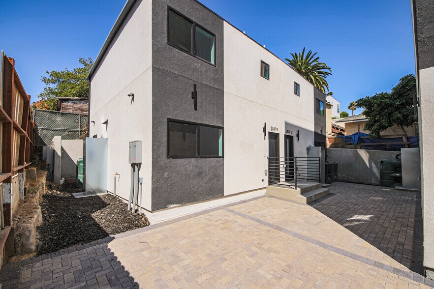 More Photos Of 2129 Aaron St, Los Angeles Apartments For Sale