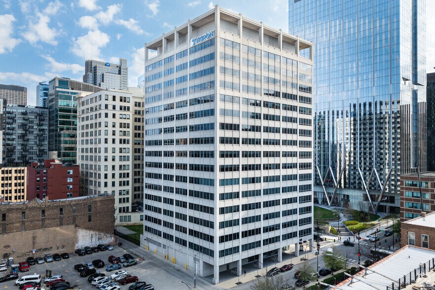 Primary Photo Of 550 W Van Buren St, Chicago Office For Lease