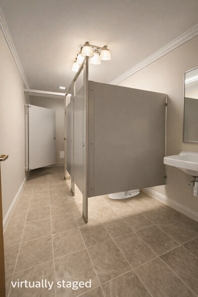 More Photos Of 2509 S 1st St, Terre Haute Showroom For Sale