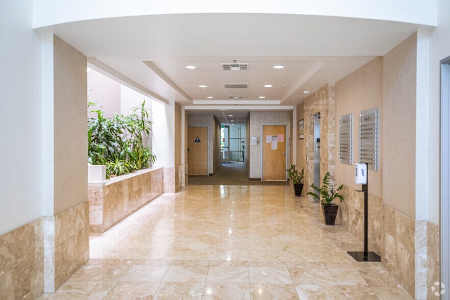 More Photos Of 891 Kuhn Dr, Chula Vista Office For Lease