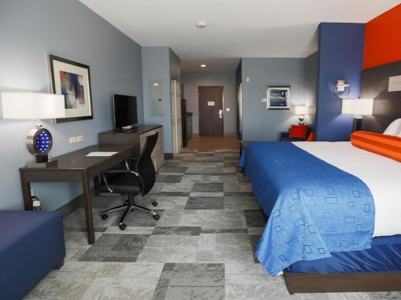 More Photos Of 201 Commerce Dr, Wewoka Hotel For Sale