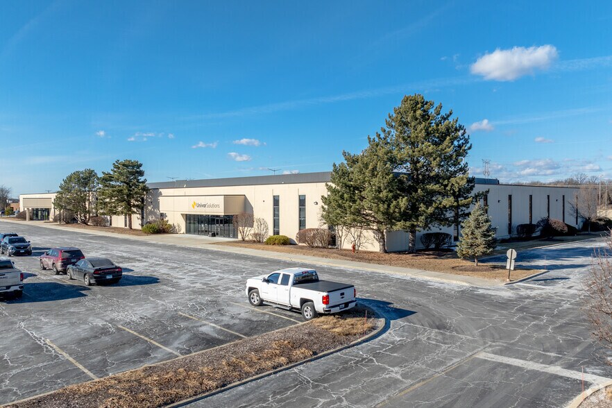 More Photos Of 2500 Warrenville Rd, Downers Grove Office For Lease