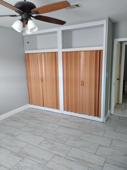 More Photos Of 2041 W Oakland Park Blvd, Oakland Park Storefront Retail Residential For Lease