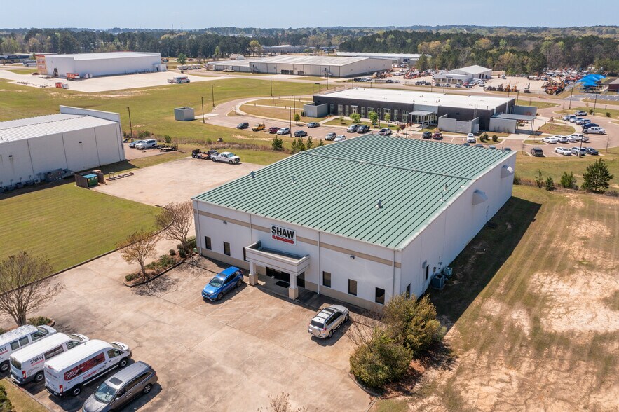 More Photos Of 107 Metroplex Blvd, Jackson Distribution For Lease