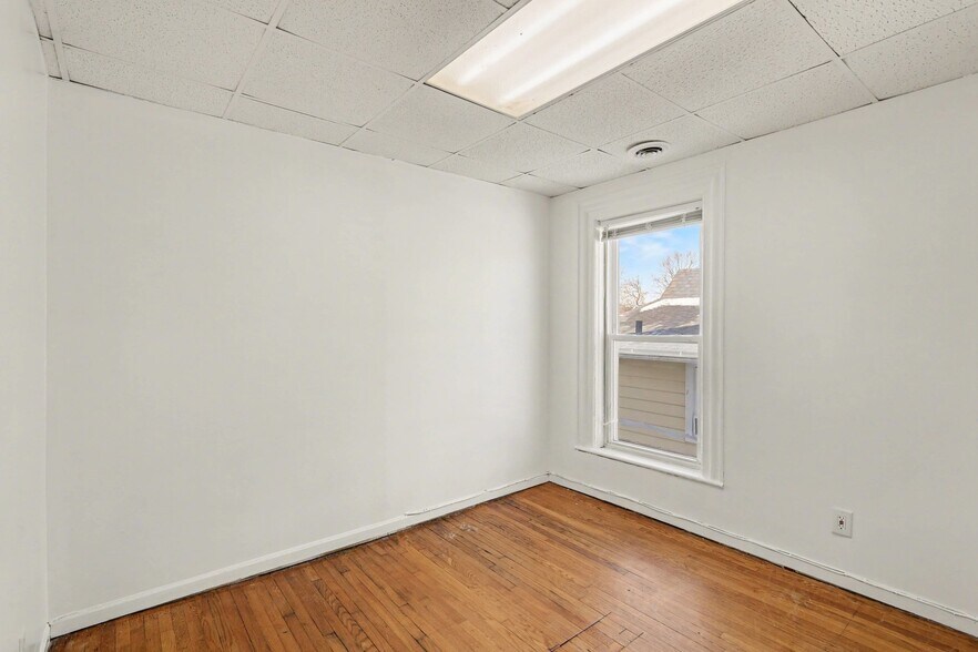 More Photos Of 1031 N Washington Ave, Lansing Office Residential For Lease