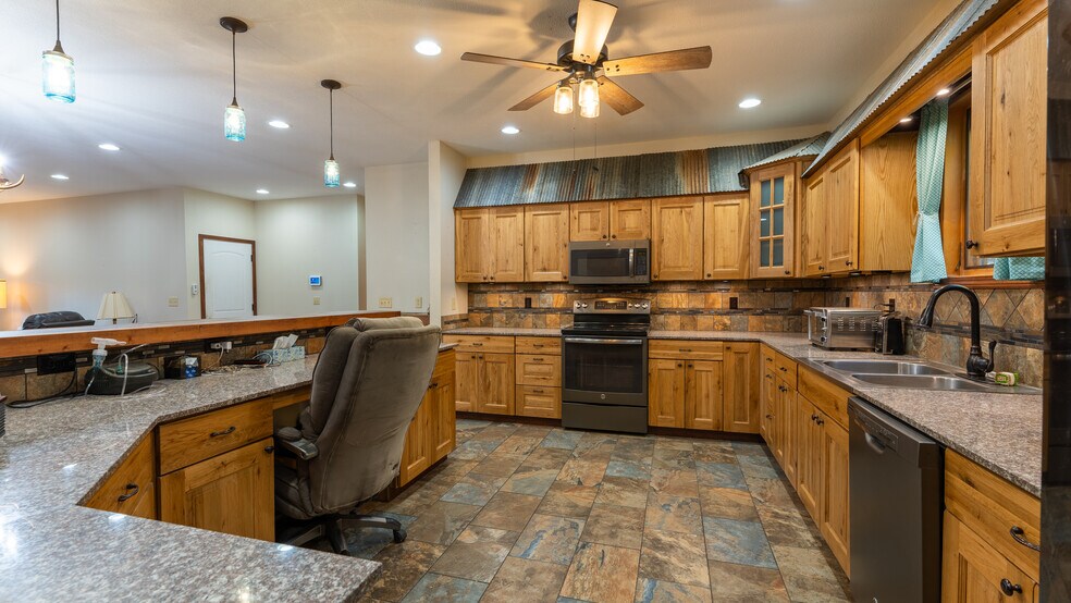 More Photos Of 283 Broken Post, Richland Specialty For Sale