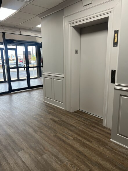 More Photos Of 4190 S Plaza Trl, Virginia Beach Office For Lease