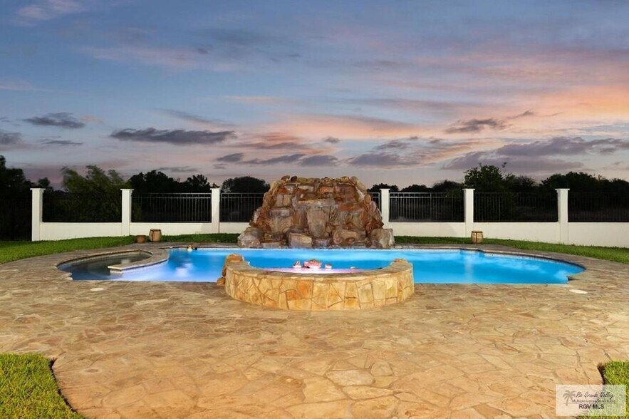 More Photos Of 25219 Bass Blvd, Harlingen Lodge Meeting Hall For Sale