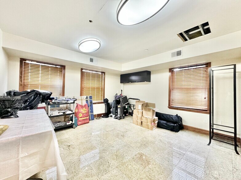 More Photos Of 8716 Avon St, Jamaica Apartments For Lease