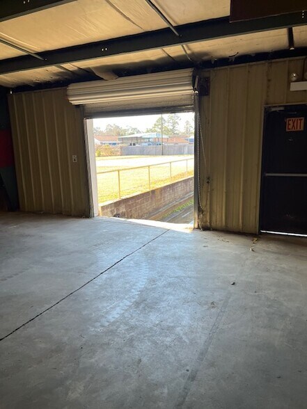 More Photos Of 46 Nordic Pl, Chadbourn Warehouse For Lease