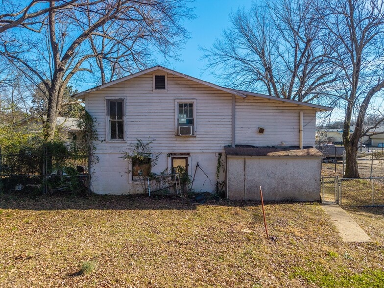More Photos Of 606 Albert Pike Rd, Hot Springs National Park Freestanding For Sale