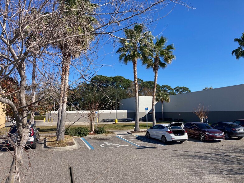 More Photos Of 1831-1841 N. Highland Ave, Clearwater General Retail For Lease
