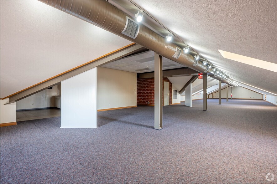 More Photos Of 8902 Otis Ave, Indianapolis Office For Lease