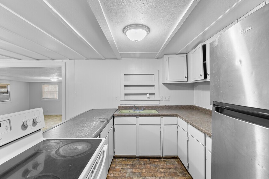 More Photos Of 31 Jackson Rd, Huntsville Apartments For Sale