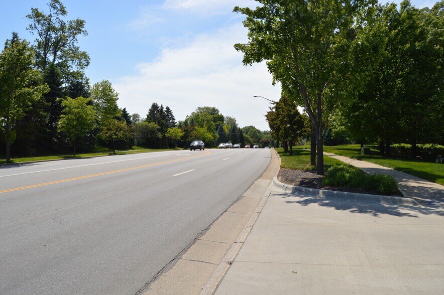 More Photos Of 128 County Line Rd, Westerville Office For Lease