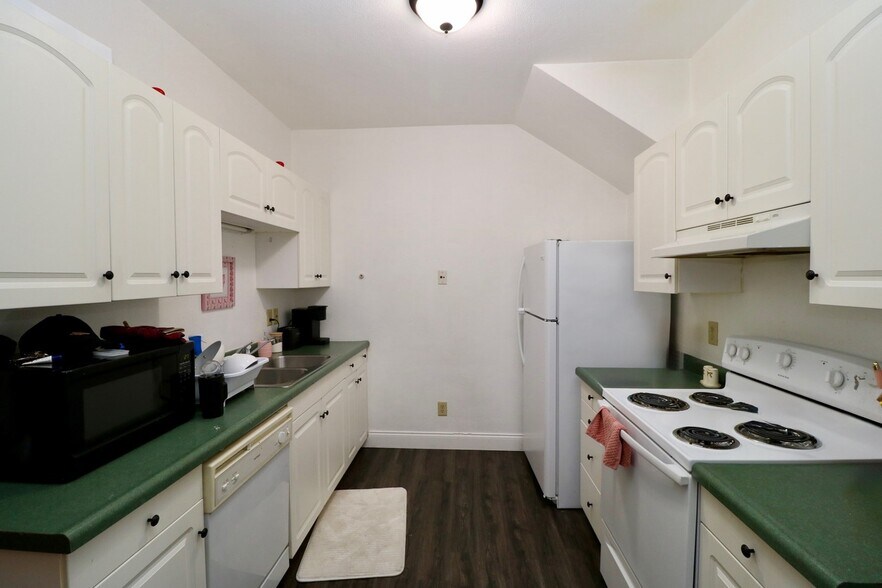 More Photos Of 1735 Central Ave, Dubuque General Retail For Sale