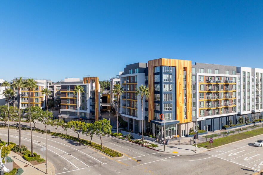 Primary Photo Of 5901-5921 Center Dr, Los Angeles Apartments For Lease