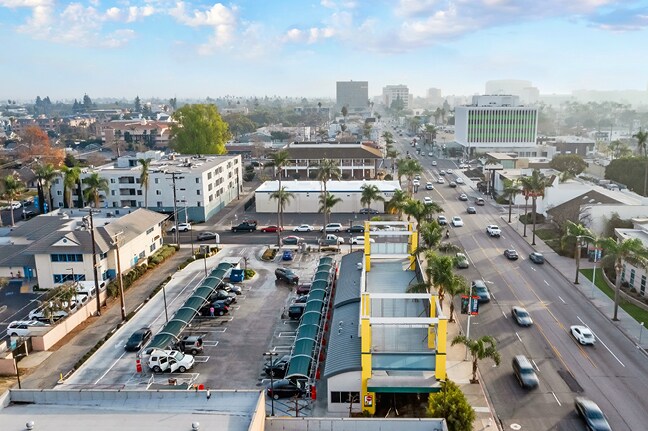 More Photos Of 1807 N Main St, Santa Ana Carwash For Sale