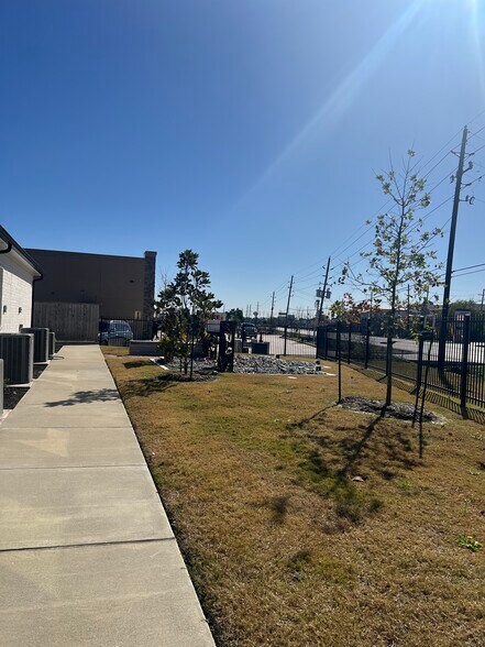 More Photos Of 18924 Kuykendahl Rd, Spring Office For Sale