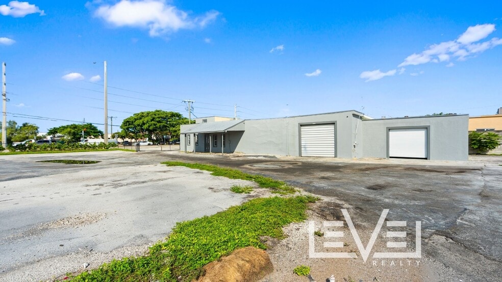More Photos Of 604 NE 44th St, Oakland Park Land For Sale