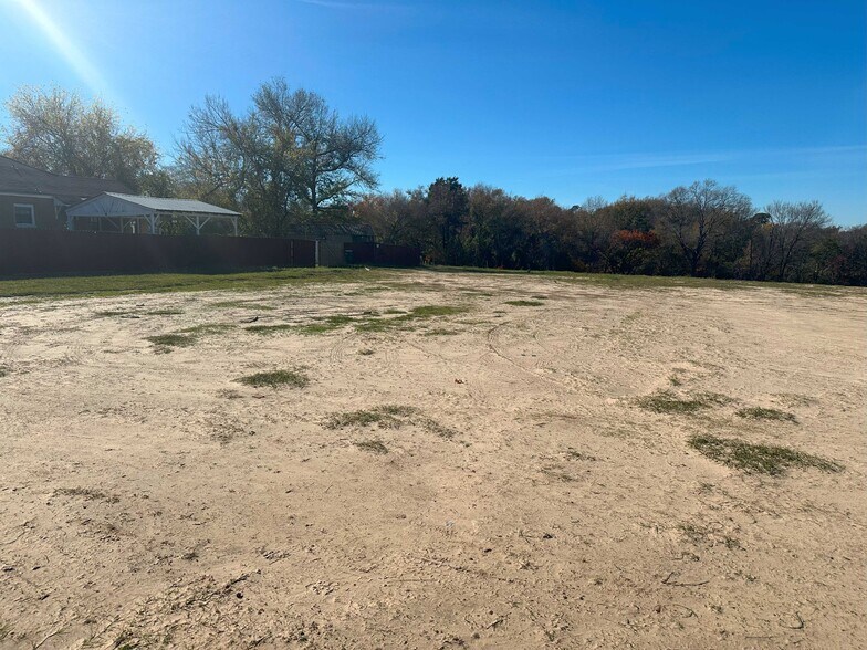 More Photos Of 3020 W Gentry Pky, Tyler Land For Sale