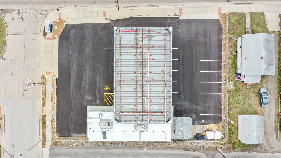 More Photos Of 711 S Central Ave, Roxana General Retail For Sale