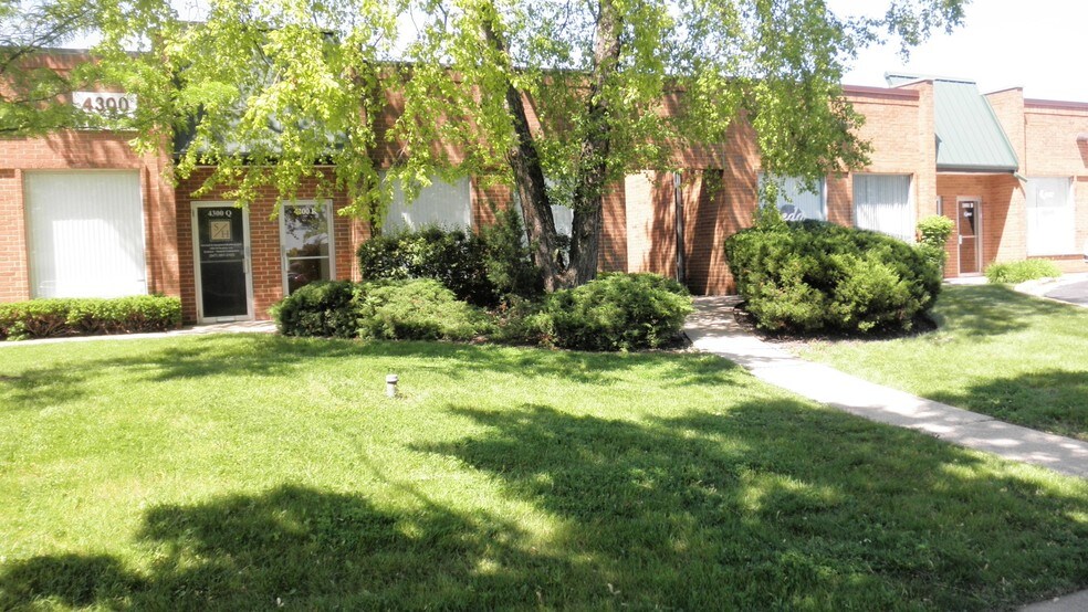 More Photos Of 4300 Lincoln Ave, Rolling Meadows Showroom For Sale