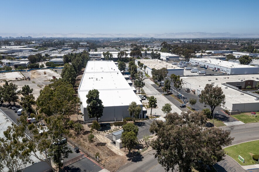More Photos Of 9340 Cabot Dr, San Diego Warehouse For Lease
