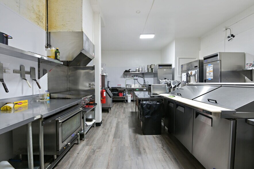 More Photos Of 207 Main Ave, Chewelah Restaurant For Sale