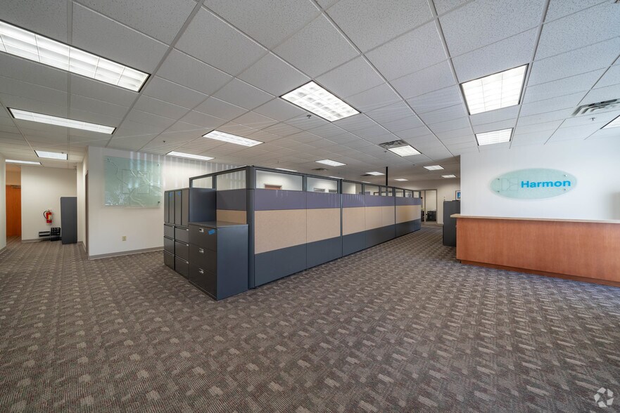 More Photos Of 601 Campus Dr, New Brighton Manufacturing For Lease
