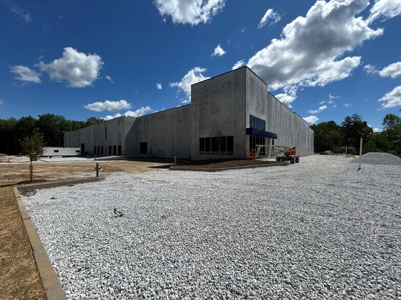 More Photos Of 20 Dock Rd, Denville Warehouse For Lease
