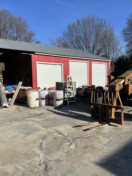 Primary Photo Of 64 Wheatley St, Killingly Auto Repair For Sale