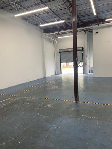 More Photos Of 1020 NW 6th St, Deerfield Beach Light Distribution For Lease