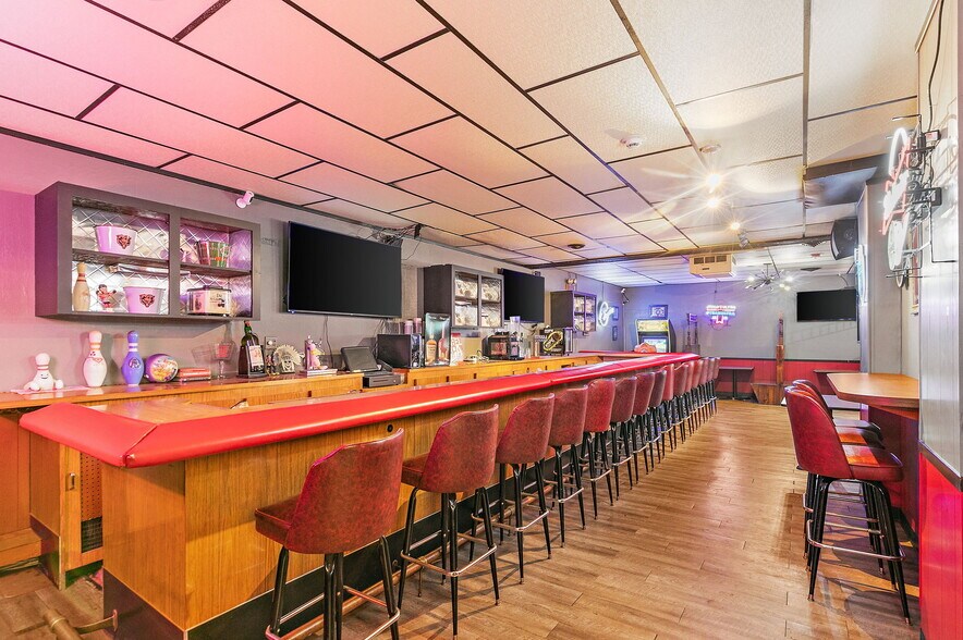 More Photos Of 927 E Railroad St, Sandwich Bowling Alley For Sale