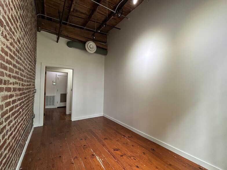 More Photos Of 887 W Marietta St NW, Atlanta Loft Creative Space For Lease