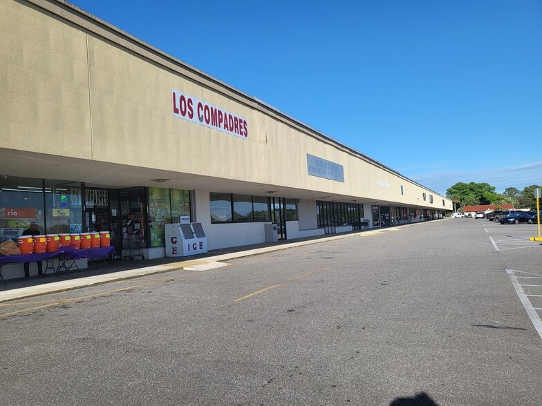 More Photos Of 2751 W Old US Highway 441, Mount Dora General Retail For Sale