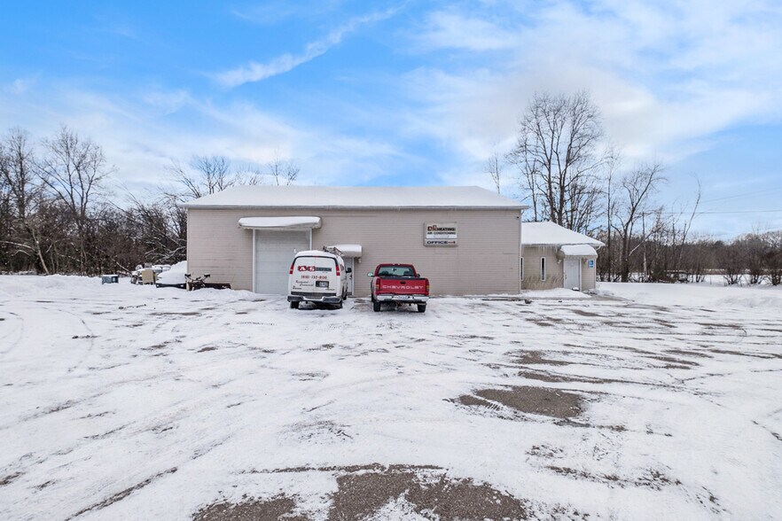 More Photos Of 2170 Lavelle Rd, Flint Flex For Sale