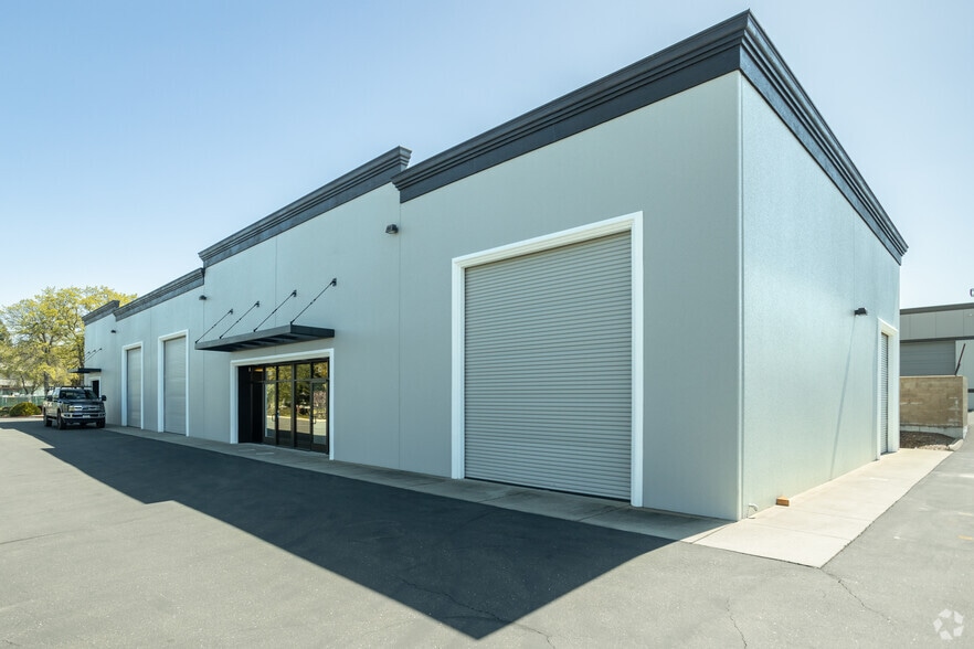 Primary Photo Of 4420 Commodity Way, Shingle Springs Flex For Lease