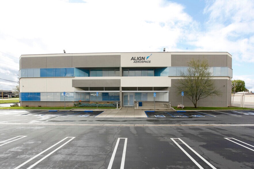 More Photos Of 9401 De Soto Ave, Chatsworth Warehouse For Sale