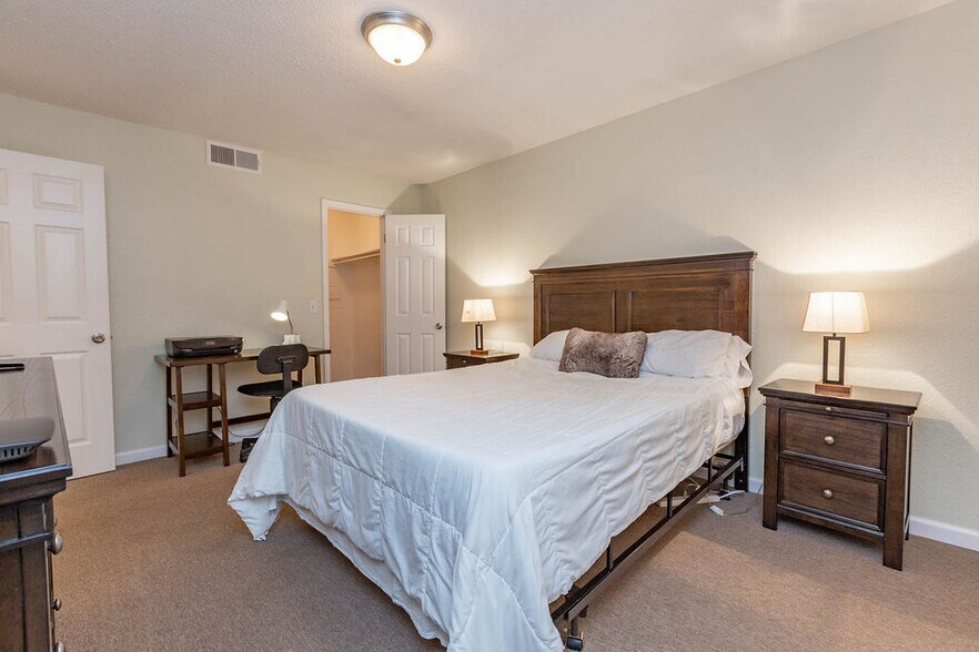 More Photos Of 7404 Lyrewood Ln, Oklahoma City Apartments For Sale